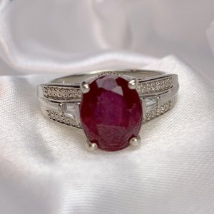 ♥️Niassa Ruby and Zircon Ring♥️